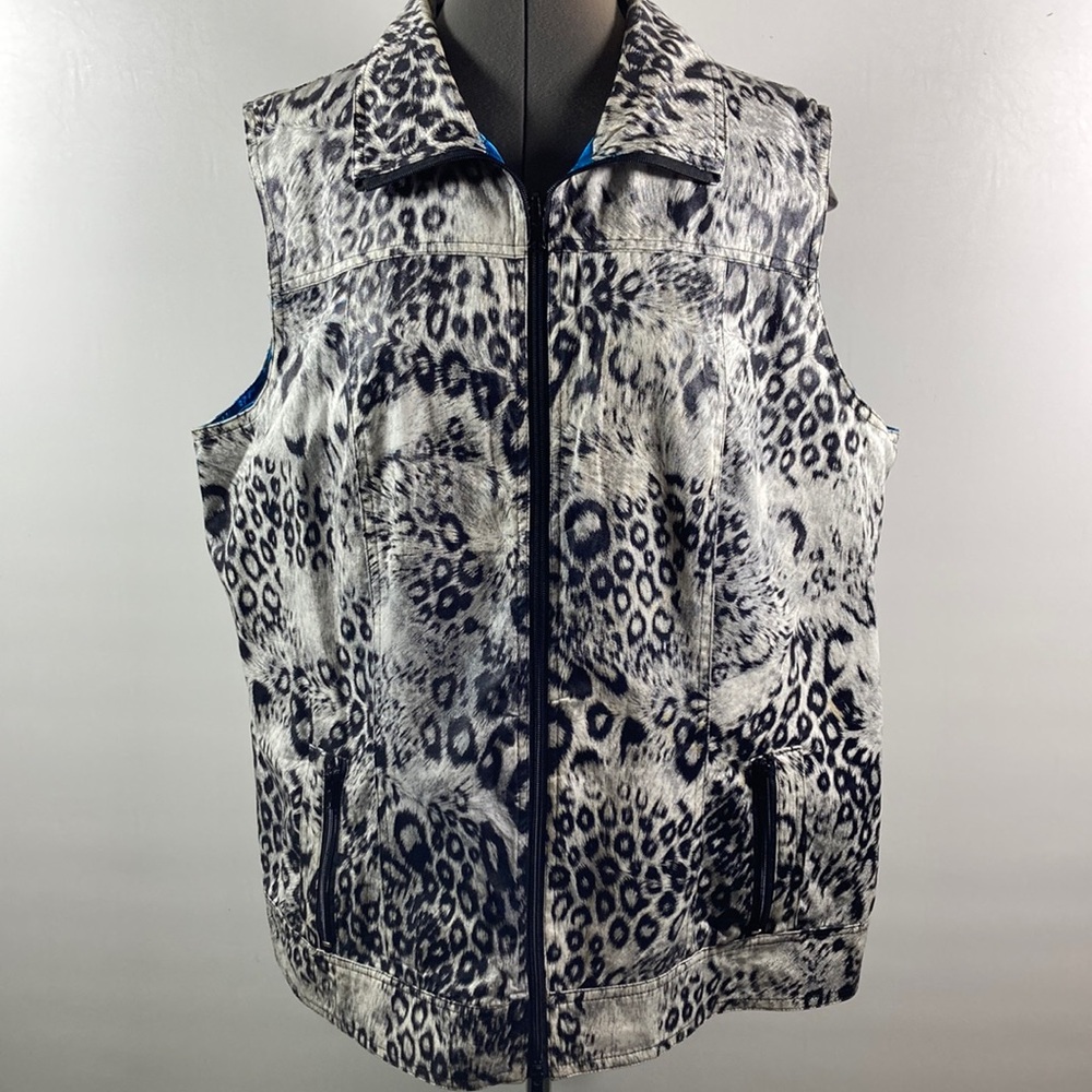 Multiples Vest Women Size 1X Black & White Yolk Front & Back Zipper Pockets
